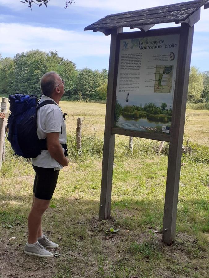 Gite De Belle Vue Semur-en-Brionnais Esterno foto